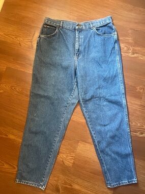 chic Distressed Midwash Denim Boyfriend Jeans